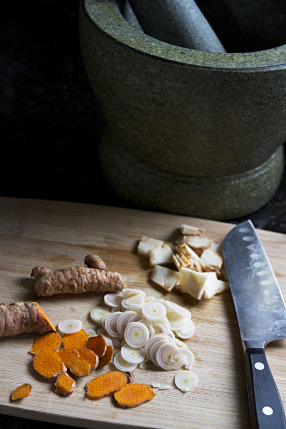 Khua Kling Gai (Southern Thai Dry Curry With Minced Chicken) Recipe